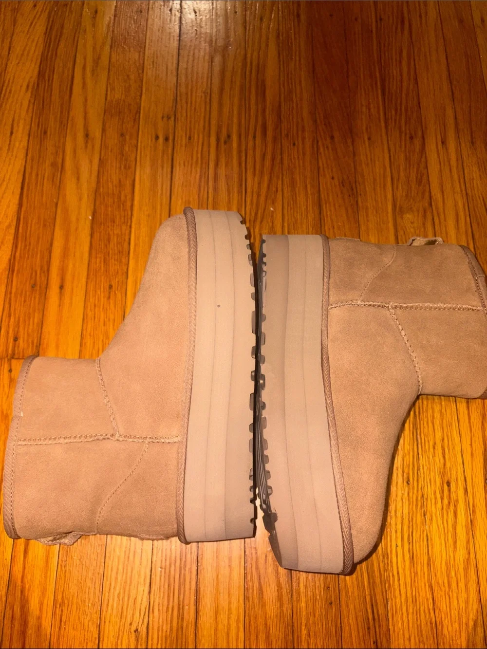 UGG women’s Short Suede Boots in Chestnut